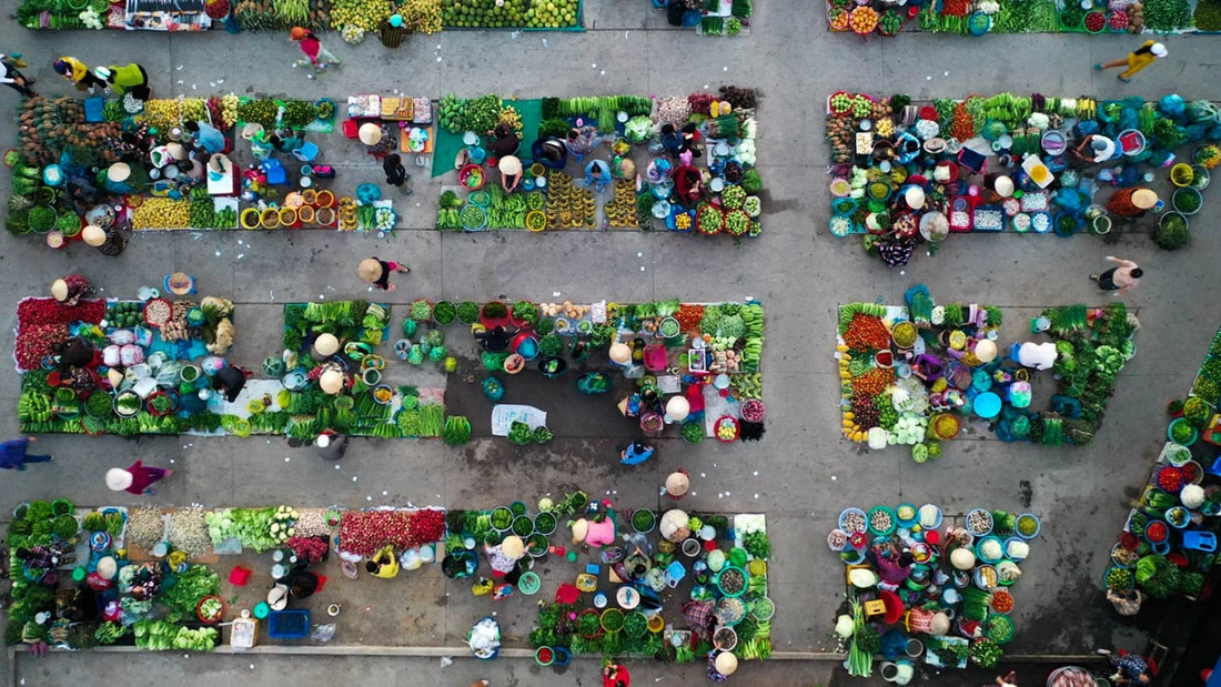 Chợ chồm hổm, khu chợ độc đáo ở Vị Thanh - Ảnh: HẢI QUỲNH