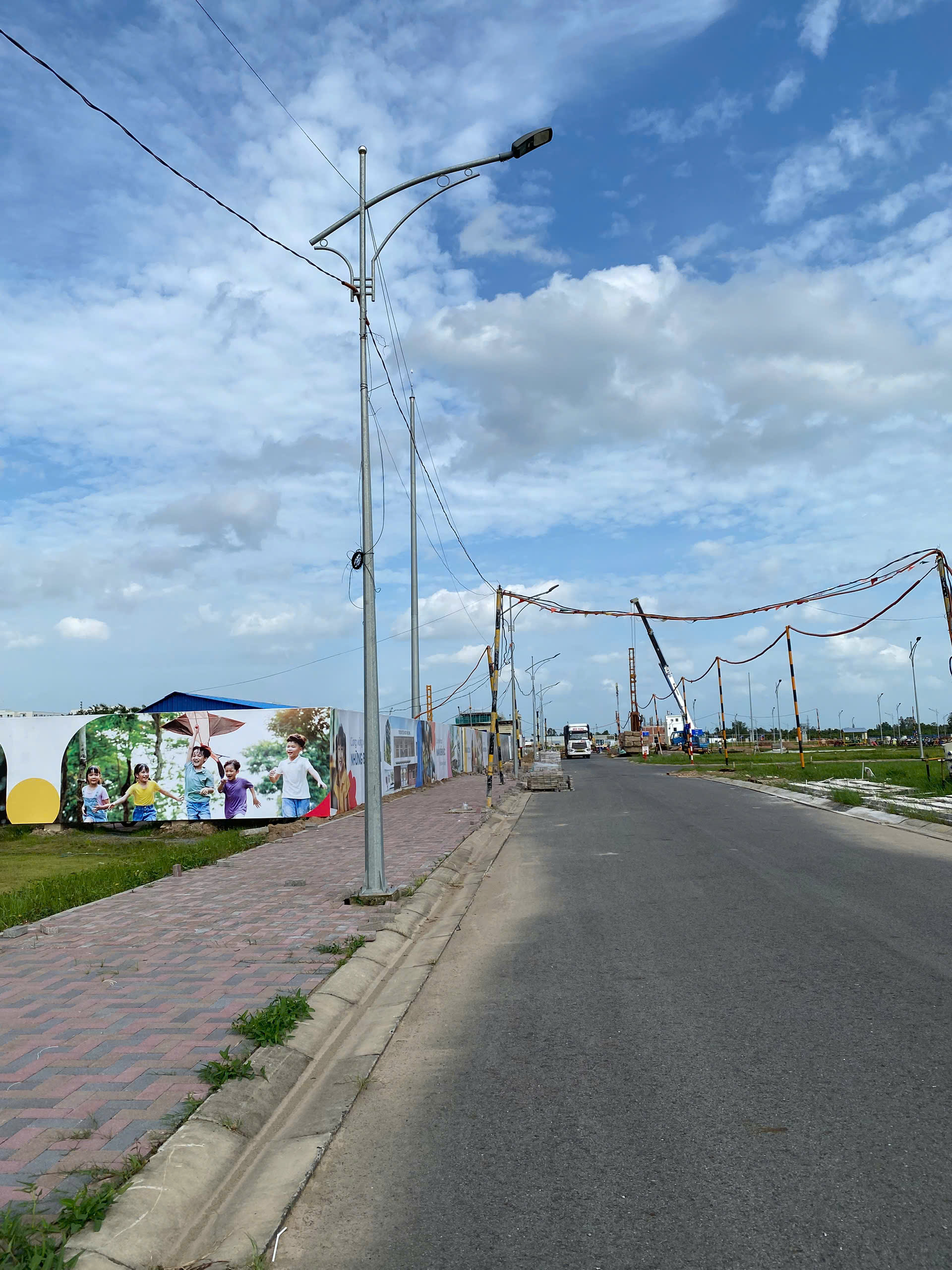 Khởi công xây trường học nội khu