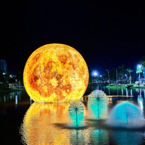 Trăng khổng lồ giữa lòng Cần Thơ