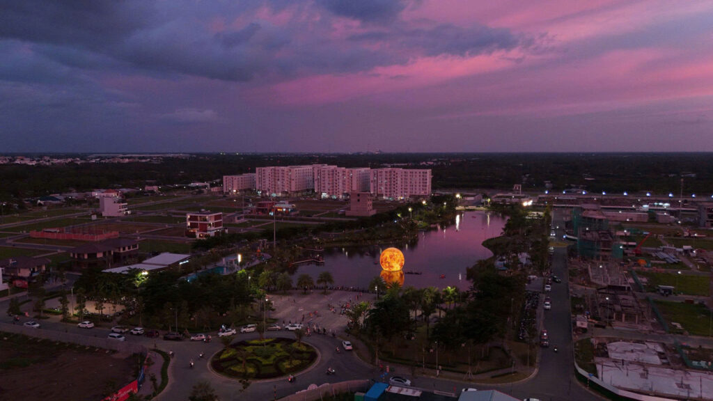 Một đêm trăng, ngàn cảm xúc – tất cả đều hội tụ tại Nam Long 2 Central Lake – Cần Thơ.”