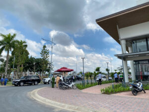 Hình ảnh ghi nhận sáng 18/10/2025 tại Nhà mẫu Nam Long 2 – Cần Thơ, không khí chuẩn bị kỹ lưỡng và khẩn trương của Chủ đầu tư trước giờ đón đoàn công tác Chính phủ.