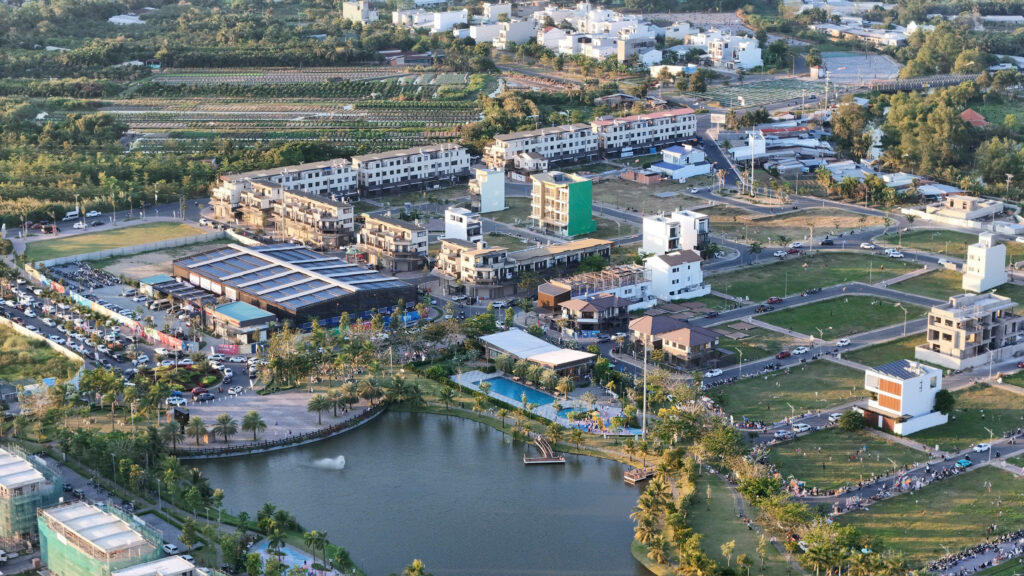 Shophouse Nam Long II