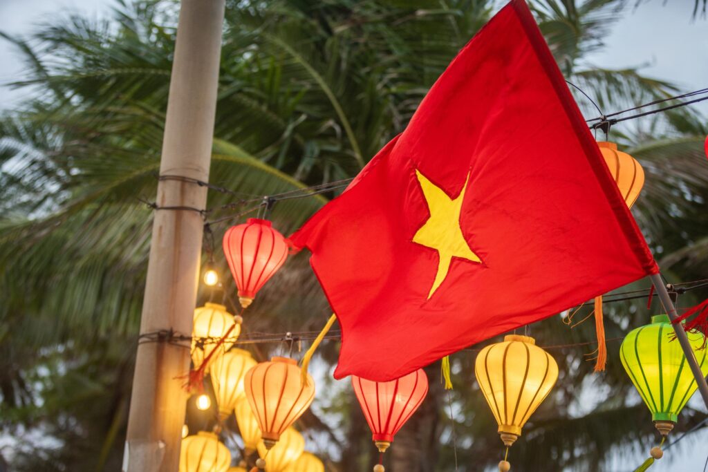 Tháng 4 được triển khai với chủ đề “Tự Hào Việt Nam”, hướng đến việc tôn vinh giá trị văn hóa và tinh thần dân tộc.