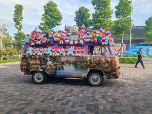 Xe Kombi Nam Long II Central Lake dừng chân tại Vincom Xuân Khánh, sẵn sàng cho Kickoff mở bán Shophouse Trần Hoàng Na Phase 4A