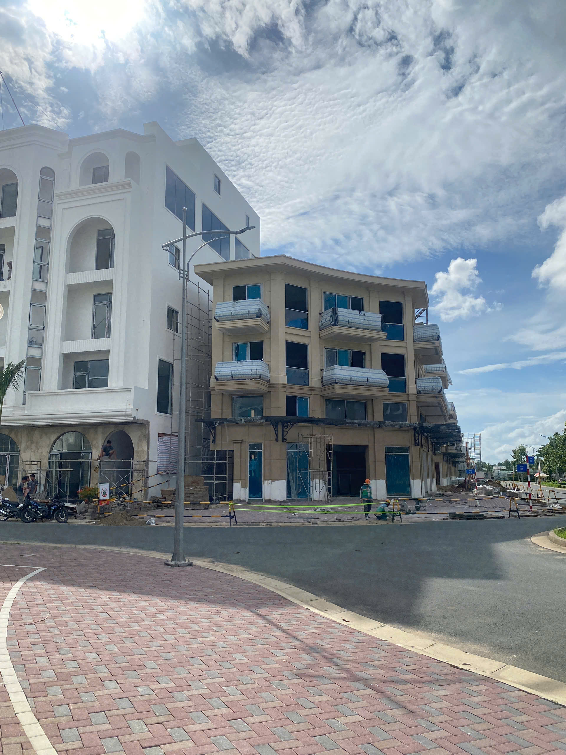Tiến độ Shophouse Nam Long 2 Cần Thơ trực view hồ tháng 8/2026.