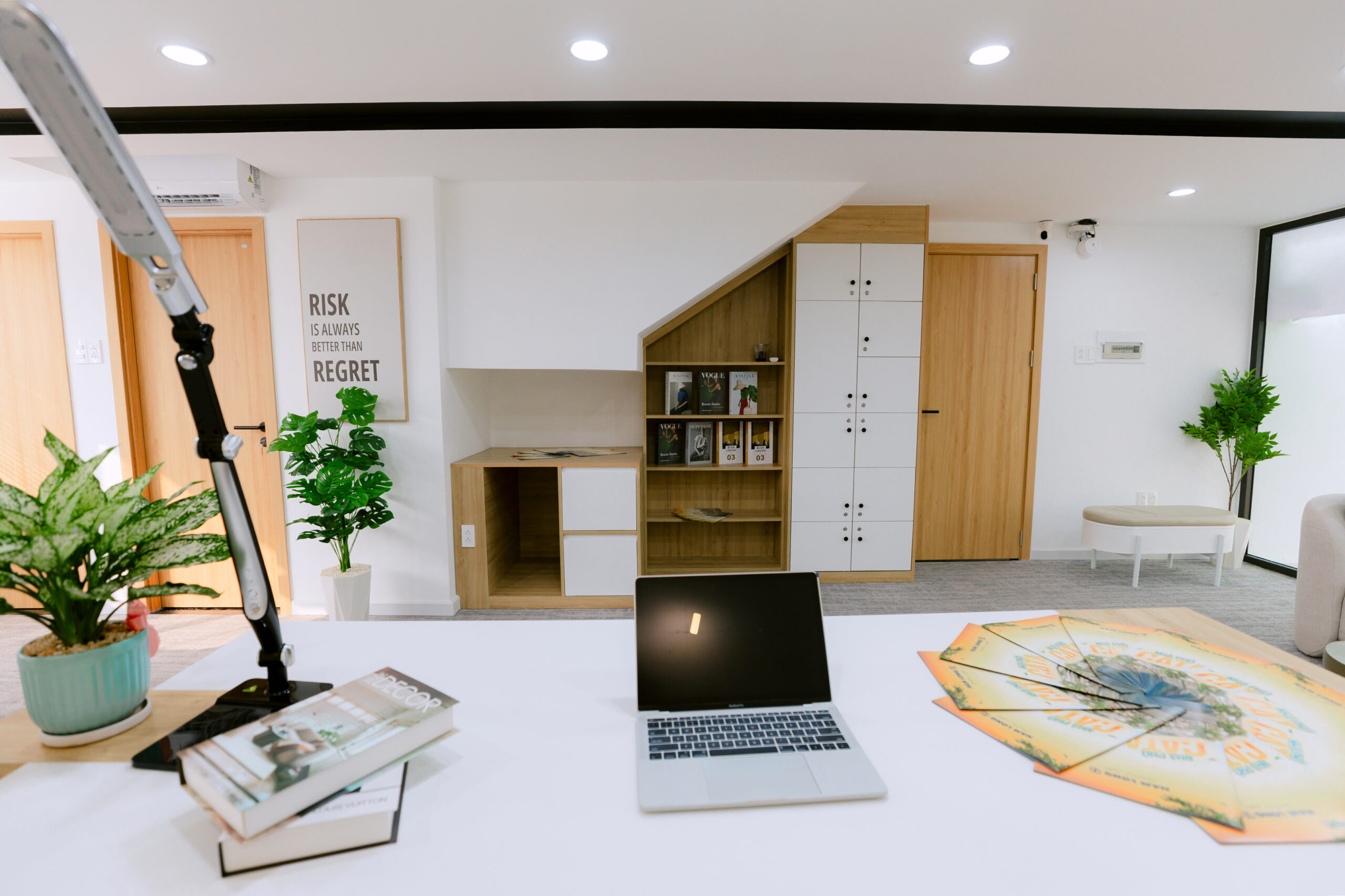 Không gian bàn làm việc CATA House